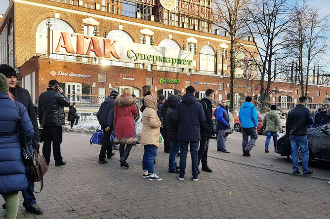 Эвакуация торговой галереи «Невский причал» в Москве, 5 февраля 2019 года