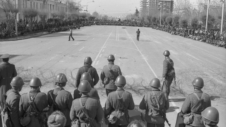 Во время событий в Душанбе, февраль 1990 года
