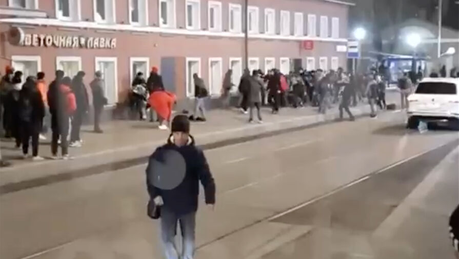 Массовая драка мигрантов произошла на Дубининской улице в Москве
