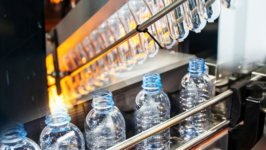 Россиянам рассказали, чем опасен обнаруженный в бутилированной воде нанопластик