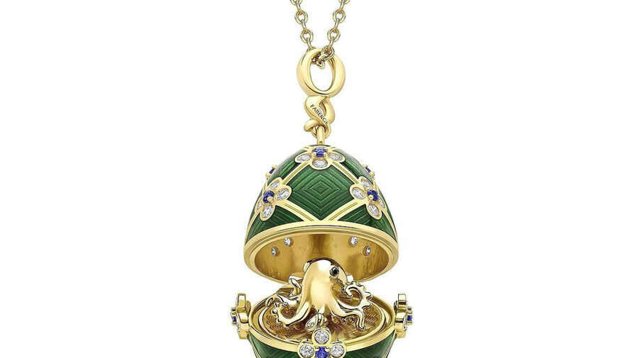 Мужчина украл средство от блох и проглотил яйцо Фаберже, посвященное Джеймсу Бонду