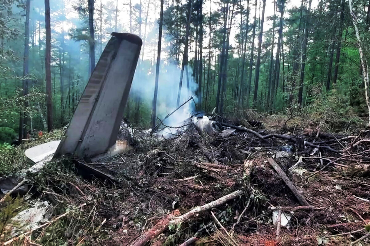 «Там везде стрелочки»: опасно ли летать на самолетах, выпущенных полвека назад