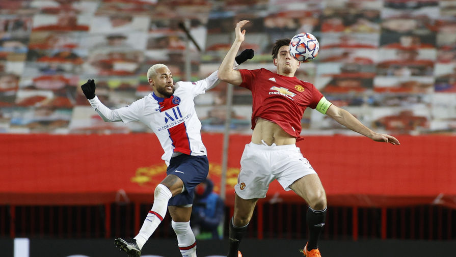 Неймар и Гарри Магуайр борются за мяч в матче «Манчестер Юнайтед» — «ПСЖ» в рамках Лиги чемпионов