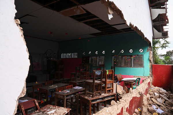 Разрушенная школа в&nbsp;результате землетрясения в&nbsp;Чианджуре, Индонезия, 21&nbsp;ноября 2022&nbsp;года
