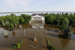 Подтопленный Дворец культуры на Днепровском проспекте в результате удара по Каховской ГЭС, 7 июня 2023 года