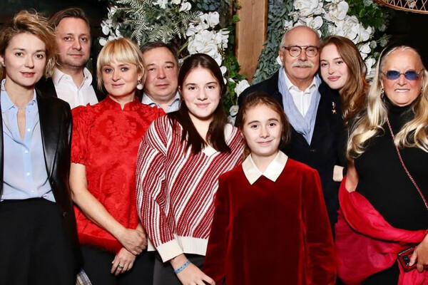 Түрік фильмі Бірсе Акалаймен