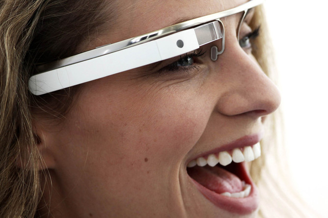 Google представила очки с возможностью выхода в интернет