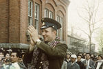 Летчик-космонавт СССР, Герой Советского Союза Юрий Гагарин проезжает по улицам города в мае 1962 года