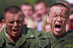 Десантники во время акции по отбору граждан на военную службу по контракту в Воздушно-десантные войска