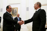 Франсуа Олланд и Владимир Путин во время встречи в Кремле