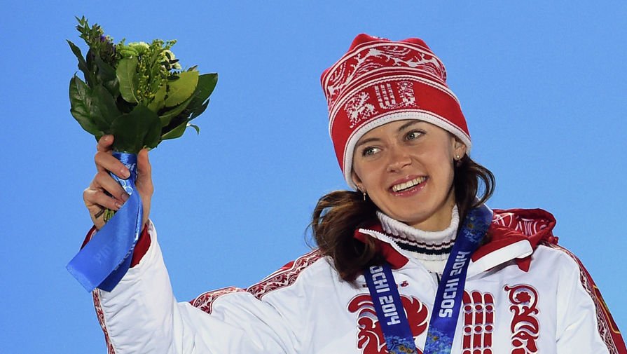 Российская биатлонистка Ольга Вилухина с серебряной медалью Олимпиады в Сочи