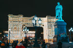 Украшения к Новому году на Пушкинской площади, декабрь 2017