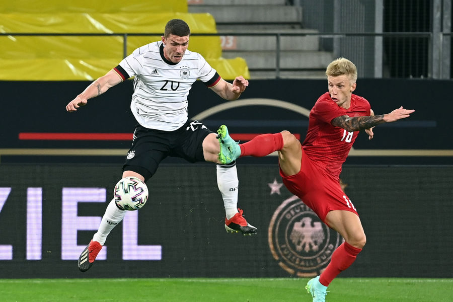 Эпизод товарищеского матча Германия — Дания