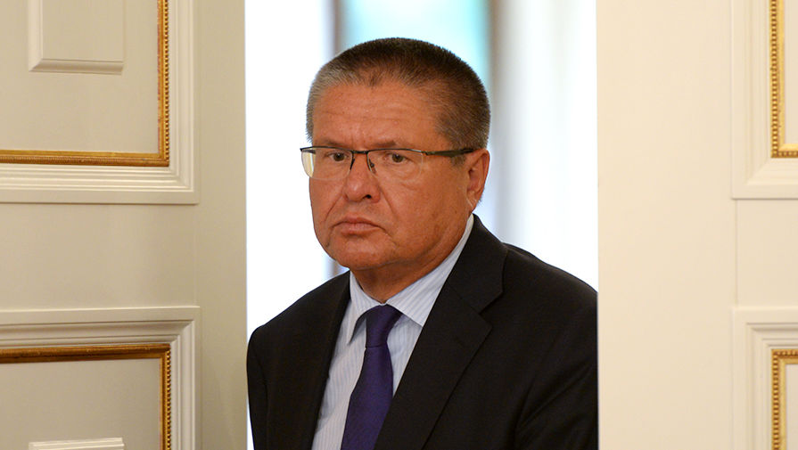 Министр экономического развития Алексей Улюкаев на&nbsp;совещании с&nbsp;членами правительства, 10 июля 2014 года