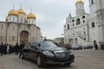 Автомобиль президента РФ Владимира Путина на Соборной площади Московского Кремля, 7 мая 2012 года