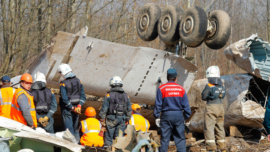 Смоленская авиакатастрофа раскалывает Польшу и 10 лет спустя