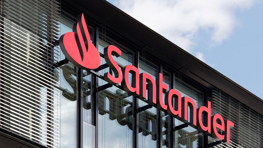 Регулятор Британии оштрафовал банк Santander на $132 млн за нарушения в антиотмывочной схеме