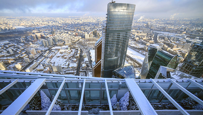 Каток на башне «Око» в Московском международном деловом центре «Москва-Сити»