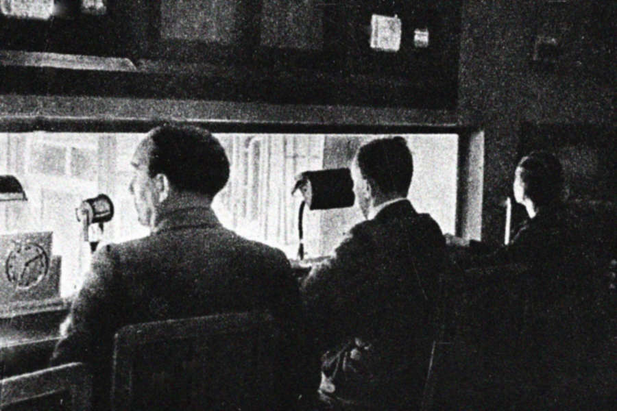 Работники Московского телевизионного центра в&nbsp;операторской, 1939&nbsp;год
