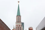 Премьер-министр РФ Дмитрий Медведев и мэр Москвы Сергей Собянин (слева направо) на торжественной церемонии открытия Дня города Москвы на Красной площади