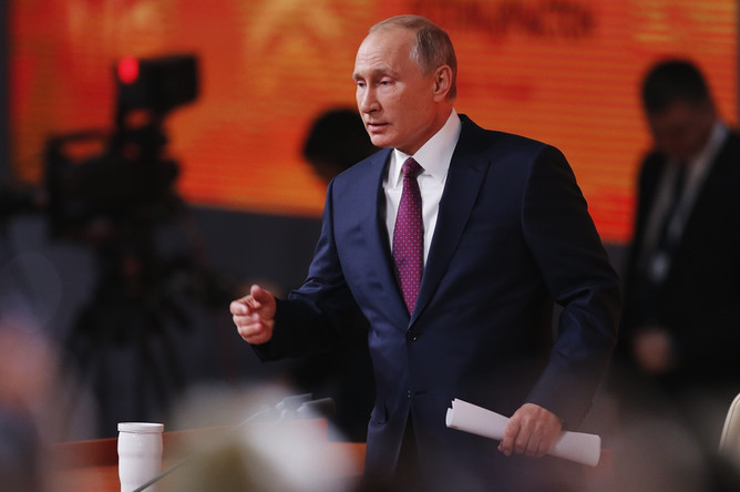 Президент России Владимир Путин во время ежегодной пресс-конференции в Москве, 14 декабря 2017 года