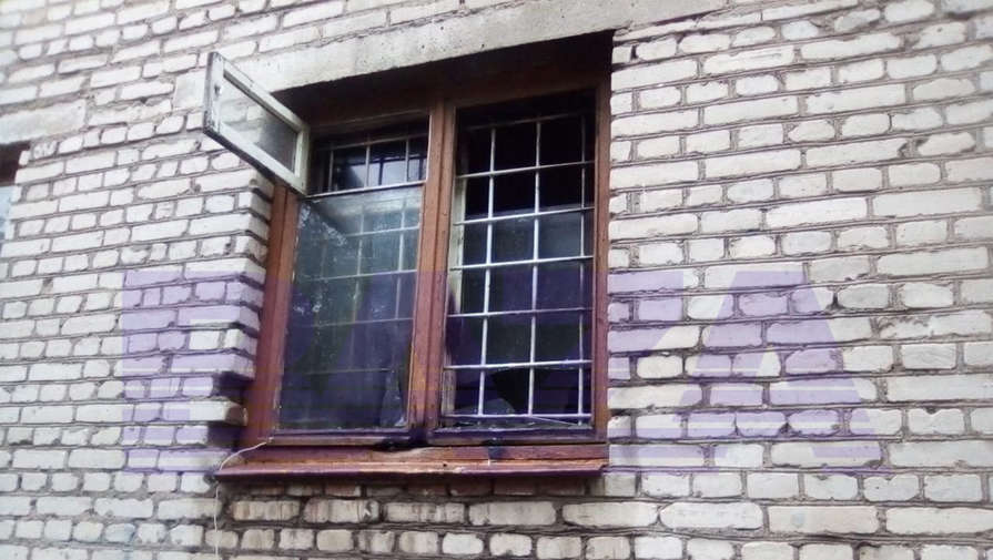 В Тульской области неизвестный разбил топором окно военкомата, чтобы поджечь помещение