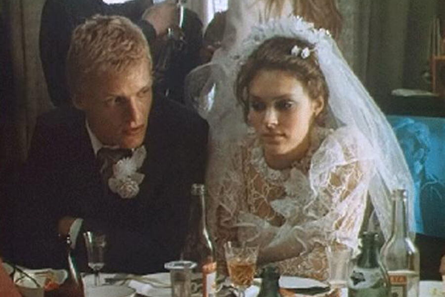 Актриса Марина Могилевская в&nbsp;роли Любы в&nbsp;фильме &laquo;Распад&raquo; (1990)