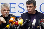 Эдуард Лимонов и Борис Немцов во время пресс-конференции в Москве, 2011 год