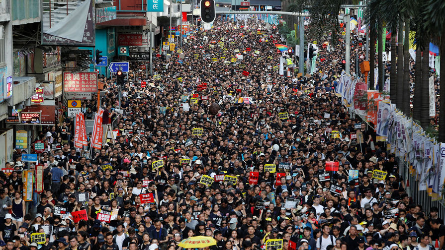 

Массовые протесты против закона об экстрадиции в Гонконге, 1 июля 2019 года 

