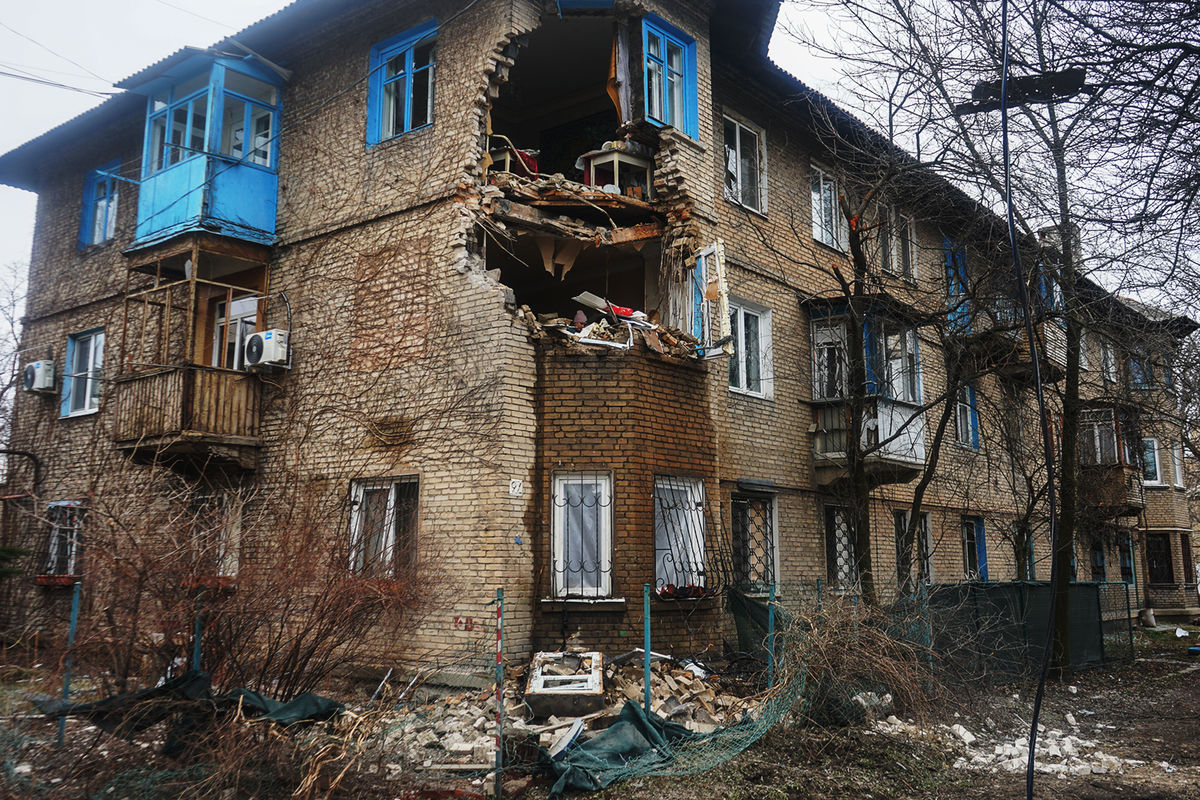 Донецк, Киевский район, ул. Миронова, дом 5, в который попал снаряд ВСУ