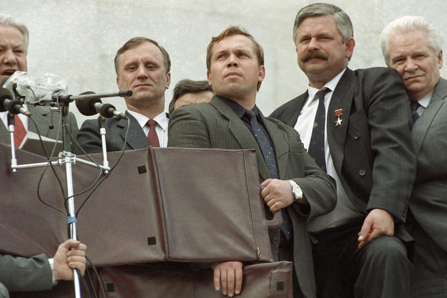 Russian President Boris Yeltsin, Gennady Burbulis, Alexander Rutskoy at the rally in front of the RSFSR Supreme Council building, 1991