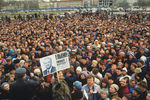 Участники митинга в поддержку председателя Верховного Совета РСФСР Бориса Николаевича Ельцина, 28 марта 1991 года