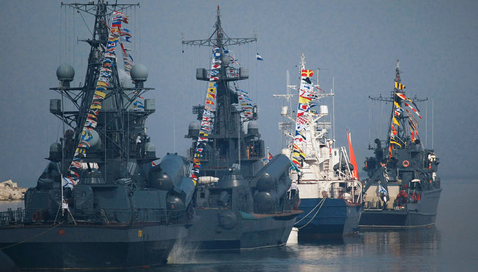 Корабли Балтийского флота участвуют в репетиции военно-морского парада ко Дню ВМФ в Балтийске