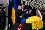 Прощание с первым президентом Украины Леонидом Кравчуком в Киеве, 17 мая 2022 года

