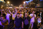 Первые протесты начались в день выборов, сразу после закрытия участков и оглашения предварительных результатов голосования. 9 августа на Площади независимости в Минске, по разным данным, собралось от нескольких десятков тысяч до 150 тыс. человек