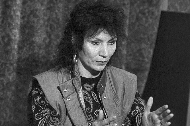 Джуна во время сеанса, 1987