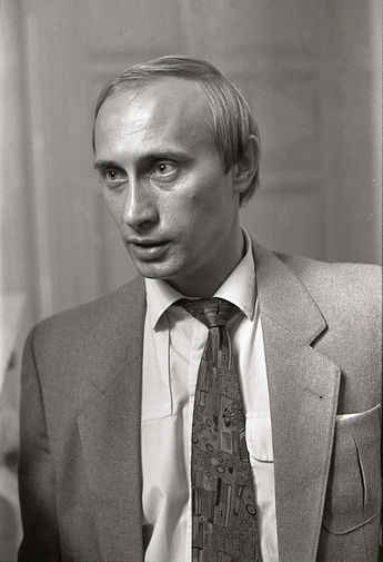 Заместитель мэра Ленинграда Владимир Путин в&nbsp;Мариинском дворце, 1991 год