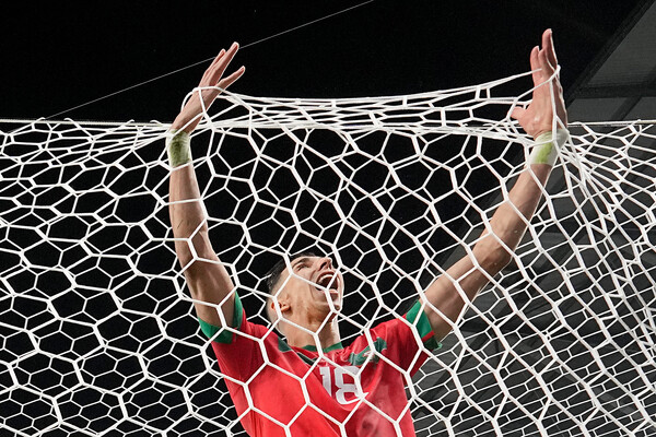 Футболист сборной Марокко Джавад Эль-Ямик во время матча между&nbsp;сборными Марокко и Испании на&nbsp;Чемпионате мира-2022 в&nbsp;Катаре
