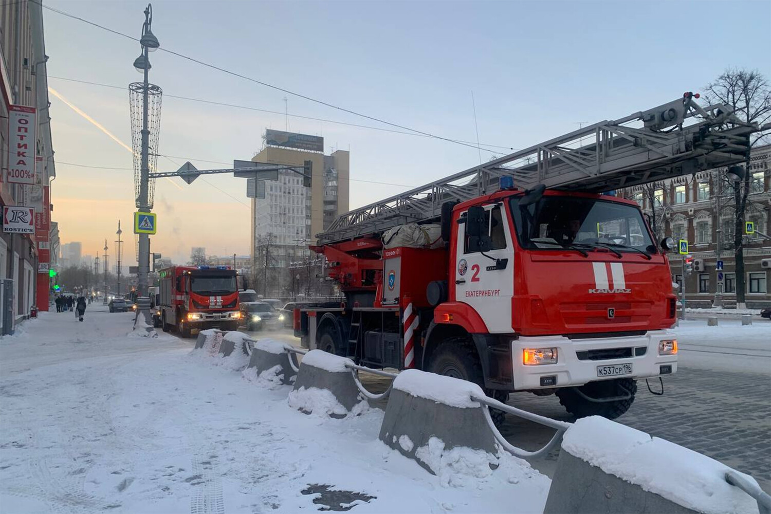 В центре Екатеринбурга загорелся торговый центр - Газета.Ru | Новости