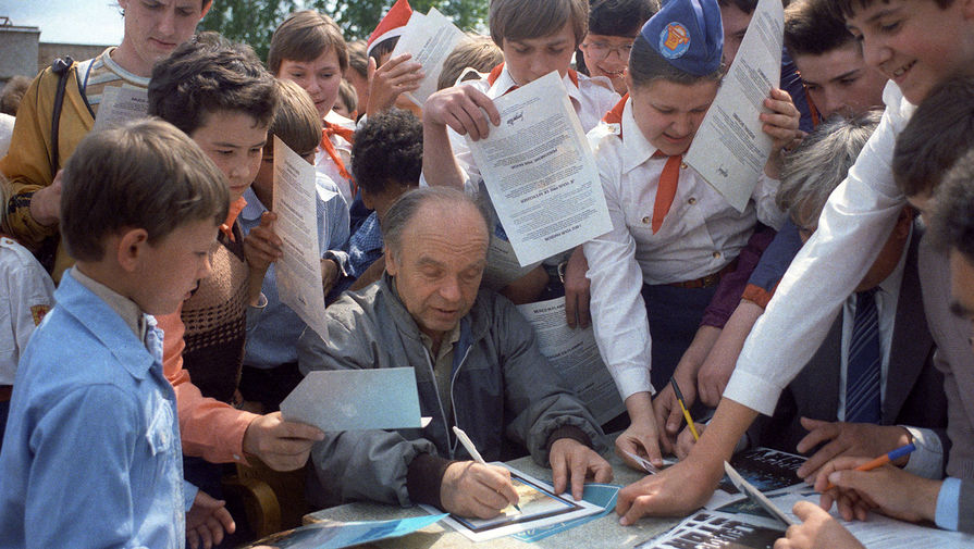 Владимир Шаинский с&nbsp;детьми, 1985 год