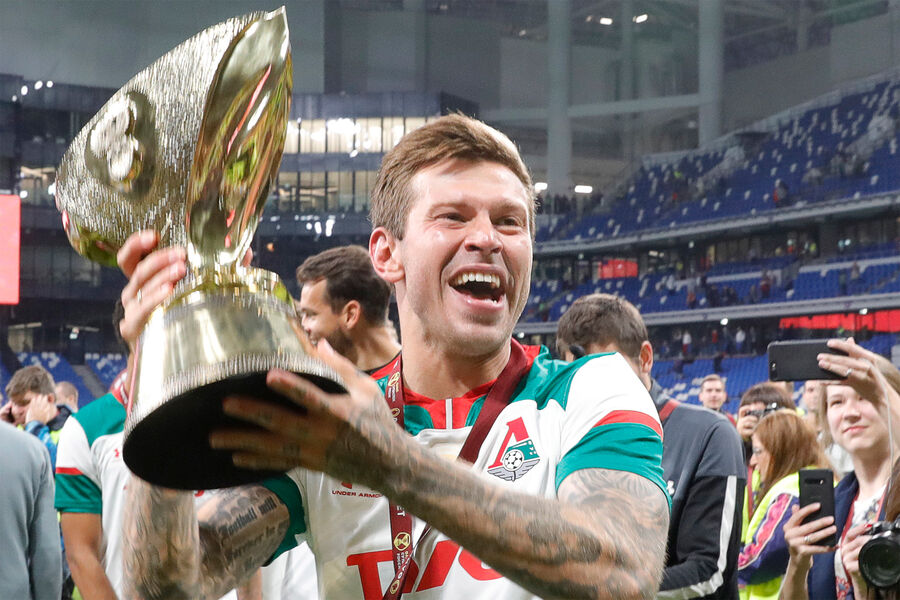 Игрок &laquo;Локомотива&raquo; Федор Смолов после победы в&nbsp;матче за&nbsp;Суперкубок России по&nbsp;футболу между&nbsp;командами &laquo;Зенит&raquo; (Санкт-Петербург) и &laquo;Локомотив&raquo; (Москва), 2019&nbsp;год