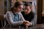 <b>«Затмение» (2015)</b>
<br><br>
Пугающий триллер с Уотсон в главной роли, где она играет девушку, которая во время сеанса гипноза раскрывает темные тайны прошлого — что с согласия отца над ней по ночам проводились сатанинские ритуалы. Вместе с Эммой в проекте снялся Дэвид Тьюлис — Римус Люпин из «Гарри Поттера». А также Итан Хоук.

