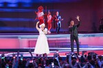 Надежда и Григорий Кадышевы выступают на концерте в рамках праздника выпускников «Алые паруса» в Санкт-Петербурге, 28 июня 2025 года