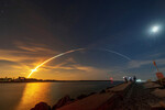 Старт сверхтяжелой ракеты Space Launch System (SLS) с лунным космическим кораблем Orion, Флорида, США, 16 ноября 2022 года
