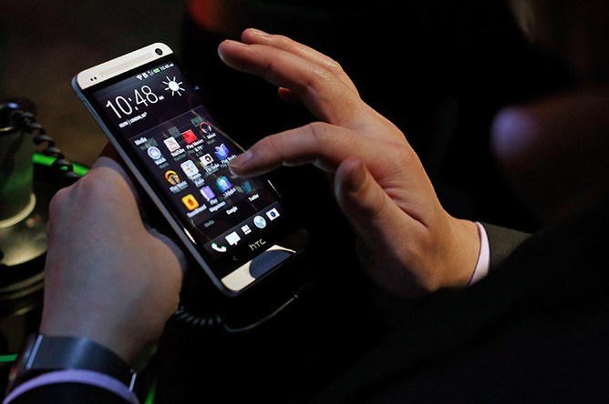 Компания HTC представила новый флагманский телефон HTC One