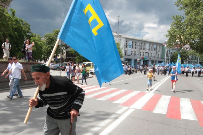 Митинг крымских татар в 2013 году