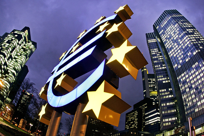 Европейский центробанк понизил ставку до рекордного уровня