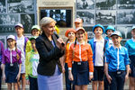 Вице-премьер правительства РФ Ольга Голодец во время презентации новой формы «Артека»