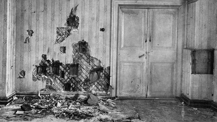 Подвал дома Ипатьева в Екатеринбурге, где была расстреляна царская семья, 1918 год
