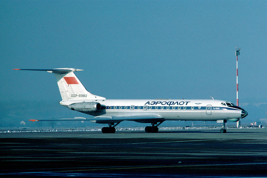 Aeroflot_Tu-134A_CCCP-65862_LFSB_1975-12